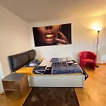 Warm Centrally Located And Quiet In Апартаменты