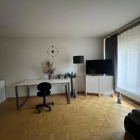 Warm Centrally Located And Quiet In Lägenhet Bern