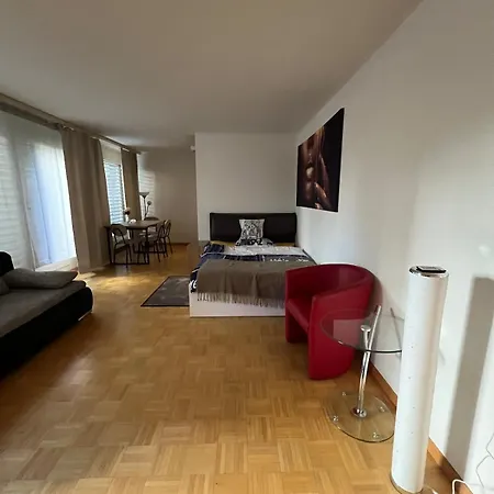 Appartement Warm Centrally Located And Quiet In