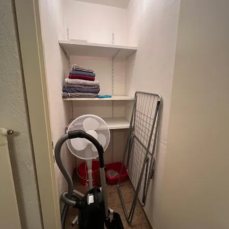 Warm Centrally Located And Quiet In Appartement *