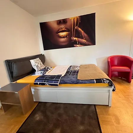 Warm Centrally Located And Quiet In Lägenhet *